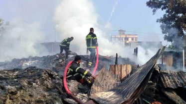 গাজীপুরে ভয়াবহ অগ্নিকাণ্ড, মসজিদসহ ২০ টি দোকান পুড়ে ছাই 