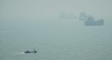 হরমুজ প্রণালীতে জাহাজে হামলায় হতাহত ৪
