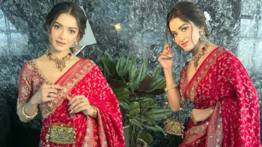 শাড়িতে চমকে দিলেন তানজিন তিশা