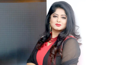 বিতর্ক পেরিয়ে নতুন সিনেমায় ফিরছেন মৌসুমী